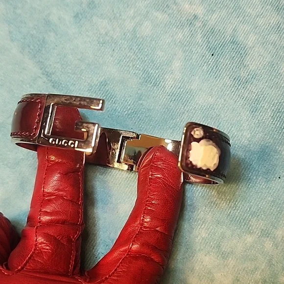 Gucci Plum Patent Leather Silver Bangle Cuff G Bracelet - Picture 3 of 5